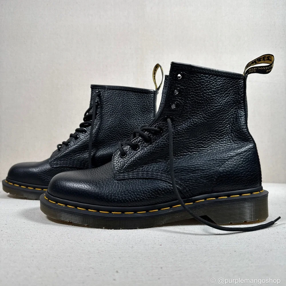 NWOT DR. MARTENS 1460 Pascal Virginia Leather Lace‎ Up Boots | Black | US M9/W10